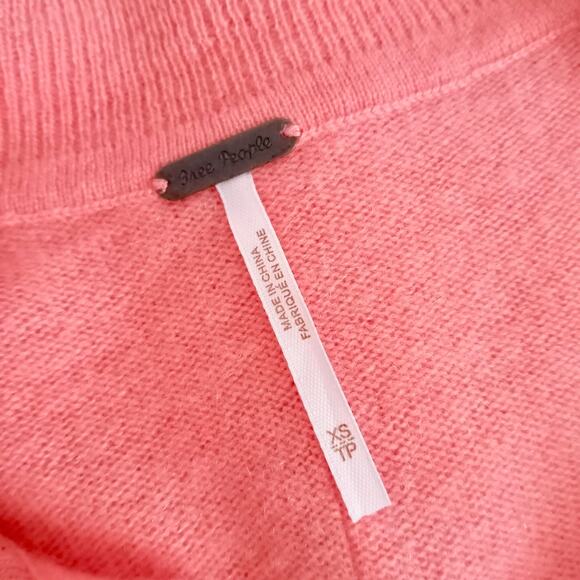 FREE PEOPLE 100% Cashmere Cardigan Button Sweater XS Mango Pink Collar Roll Edge - Picture 4 of 8